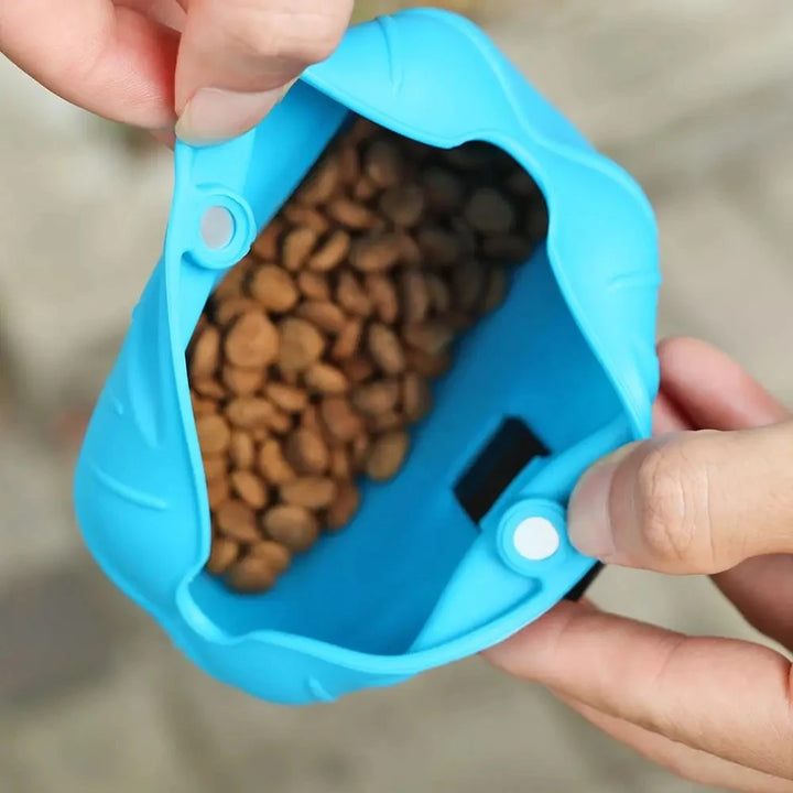 Silicone Dog Treat Pouch – Portable & Magnetic Clip